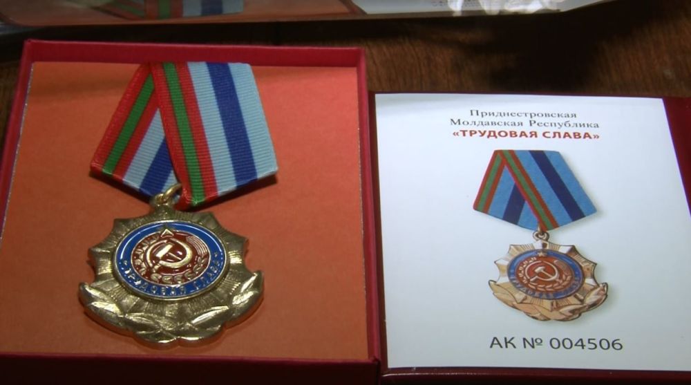 Она «расправляет крылья» днестровским ласточкам и отправляет их в большой полет