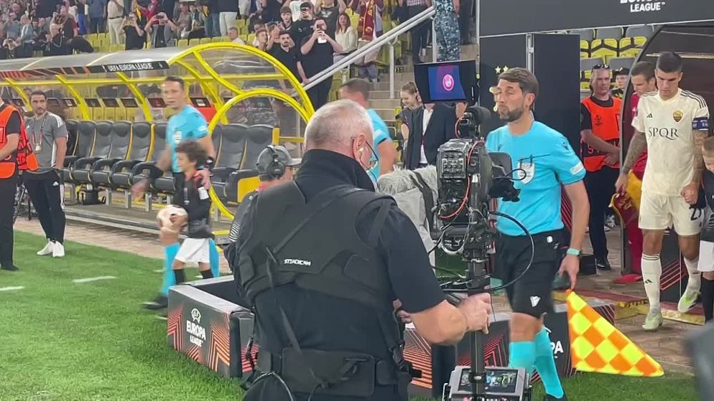 �������!