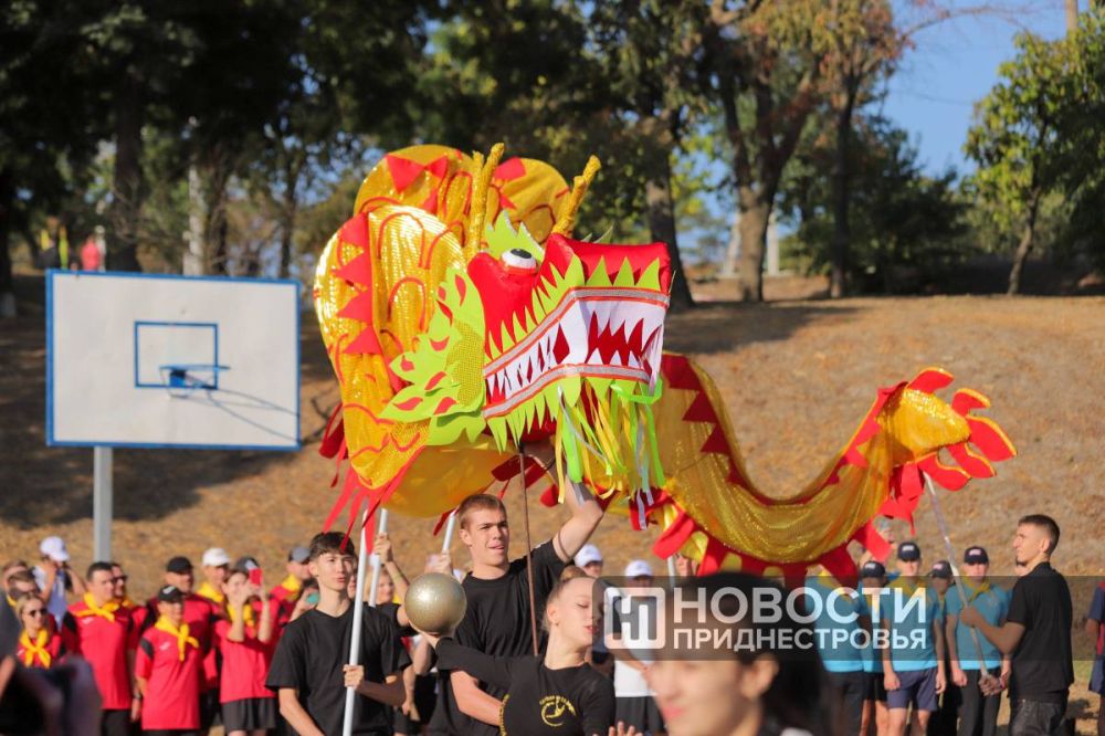 Перед началом соревнований к участникам обратился глава Бендер Роман Иванченко: