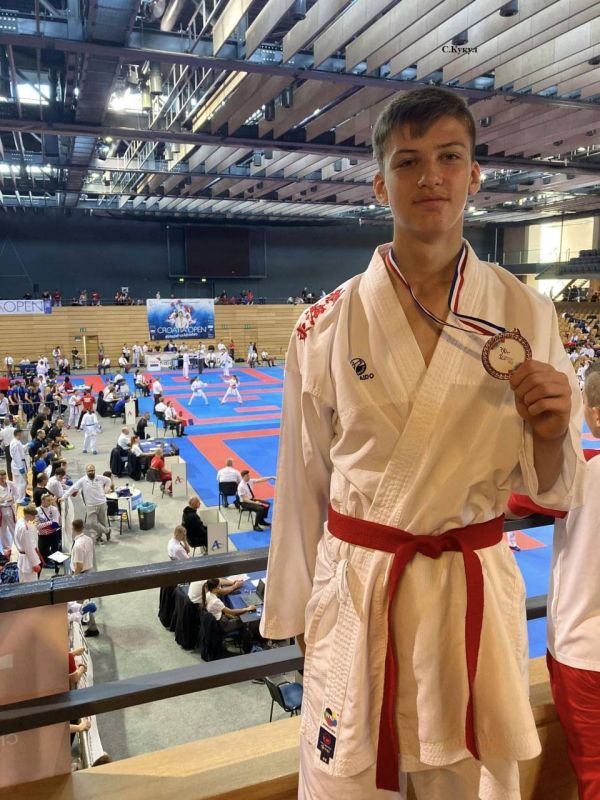 ��������������� ��������� �������� 4 ������ � �������������� ������� � ��������