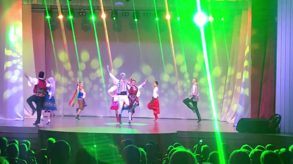 Госнаграды и документы о присвоении почетных званий вручены Президентом и наиболее отличившимся бендерчанам