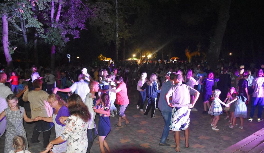 ������ ������� � 18.00 �� 21.30 � ��������� ����� �������� ����� � ��������� ���������