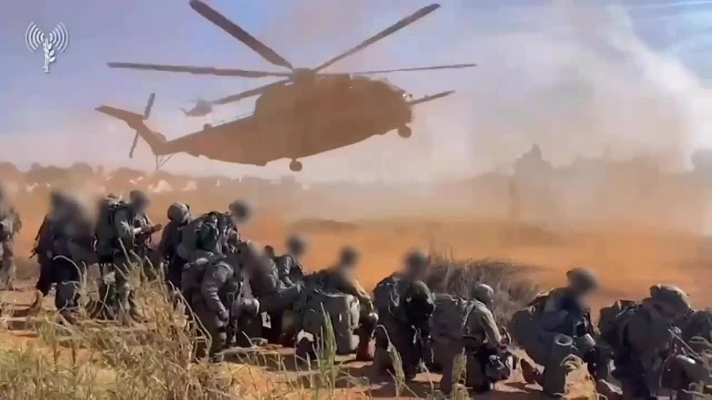 ��������� ���������� ������������� �������� Sikorsky CH-53D �Super Stallion� �������������� ����� �������, ������� ��� ��������� ��� � ������ ���� ������ ����� 7 �������