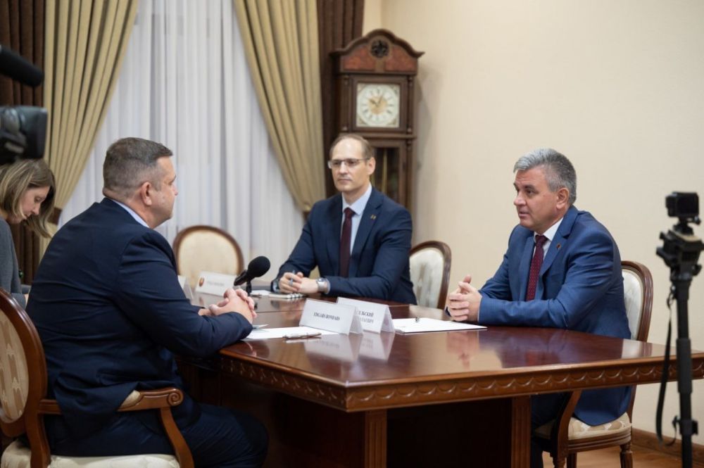 Президент ПМР провел встречу с латвийским послом