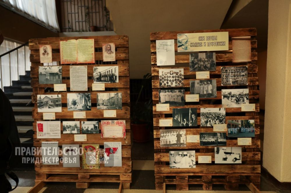 Александр Розенберг среди почетных гостей торжественного мероприятия, посвященного 100-летию Рыбницкой ЦРБ. В честь юбилея медперсонал награждают государственными и ведомственными наградами, присваивают почетные звания