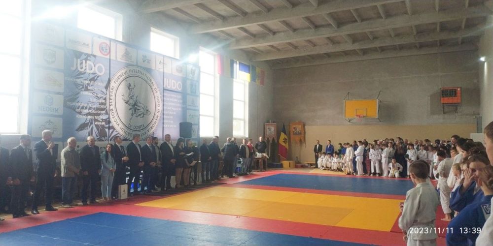 11 ������ ����������� ��������� ������ ������ ������� ������ ������� � ������������� ������� �� ������ �����, ������������ � �. ������ ��, � ����� 2 �����