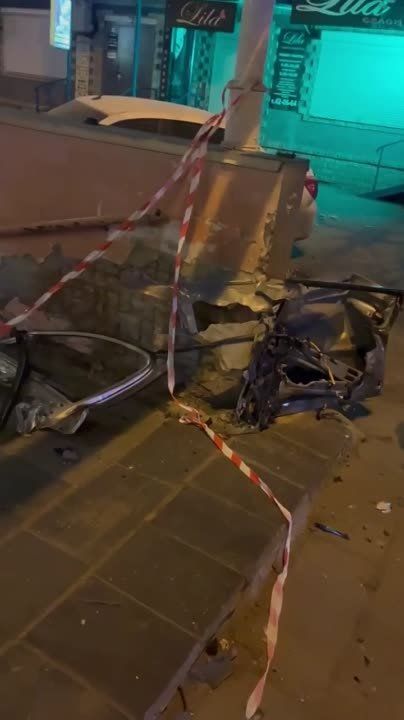 BMW ������� � ��������� ���������� ������� � ����� ����� ������������ � Lada XRay