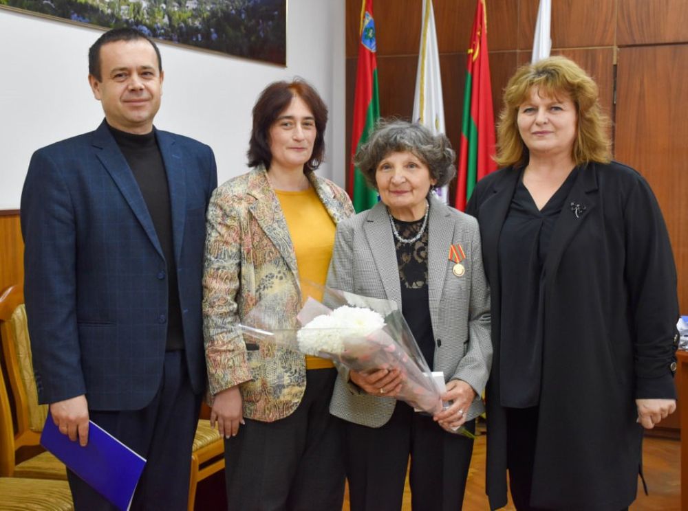 ������� � ������� ������. �������� 70-������ ������ �������� ����� ����� ��������������, ������� ����������� ����� � ���������� ��������� ���� �2. Ÿ �������������� ���� ���������� 43 ����