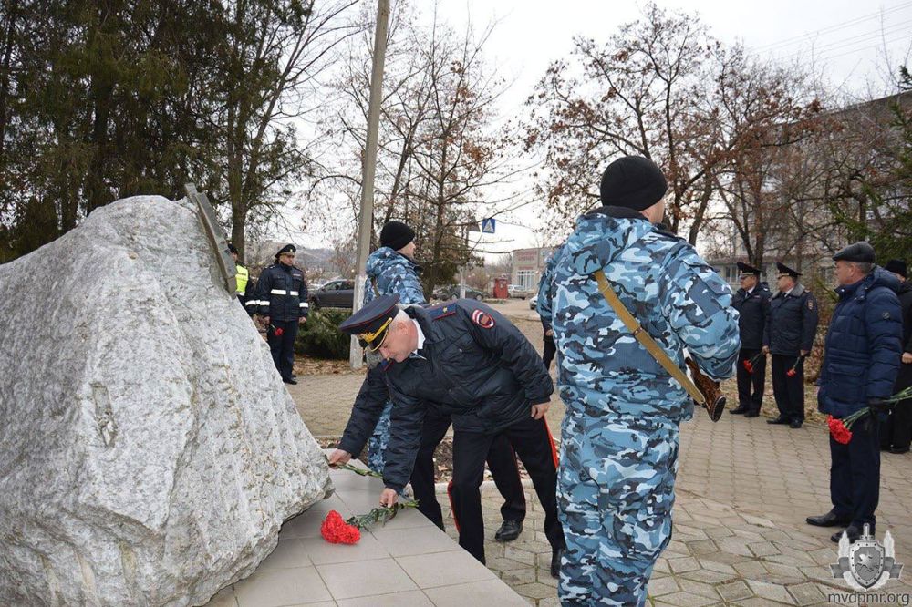 ��� ������ �������������. �������� ���������, 5 �������, ���������������� ���� ������� 32-� ��������� ����������� � �������...