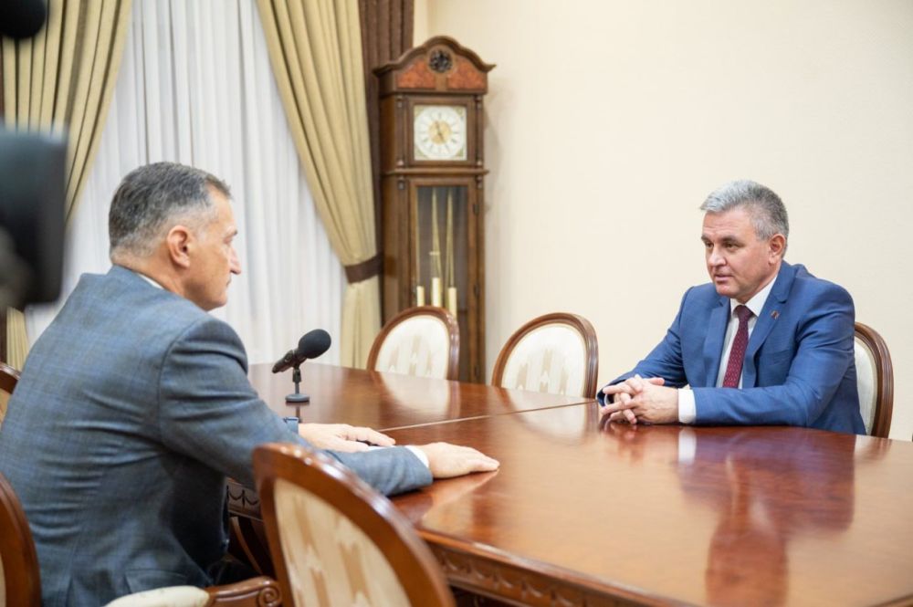 ����� 4000 ����� ���������� ������ � ������� �������� ���� � ���� ����