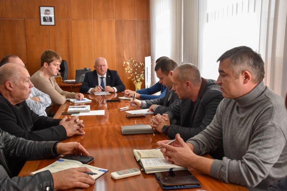 �� ������ ����� ��������������� ������������� ���������� ������ � �. ������� �������� ������ ����� ��������� � �������������� ������������ ����� ������