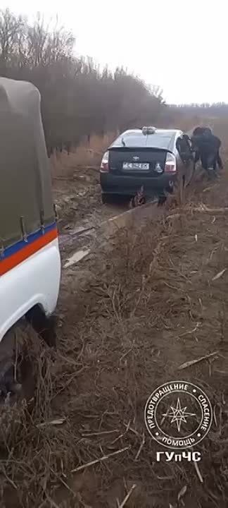 �������� ������ �� �����. � �������� ������ ��������-������������� ������������� �. ��������� 16 ������� ��������� ���������: �� ����� � ������ �������� ������� � ����� ������ "������", ����� ������ ����������