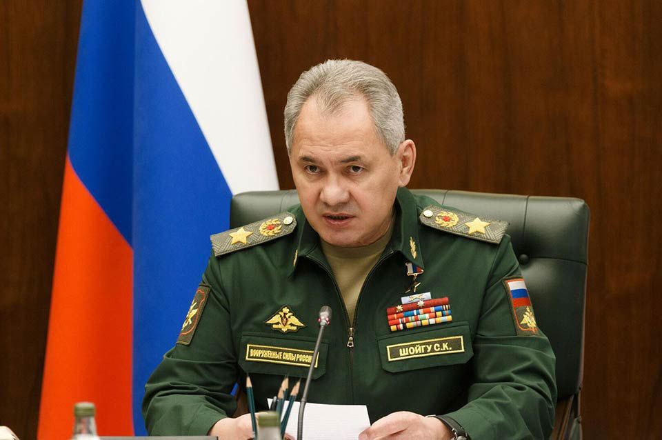 ������ ��� � ������ ��� ��������� 383 000 ������� � �������� � �����