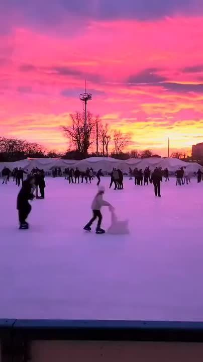 ����� � ��������� ������� �������� � 10:00 �� 19:30