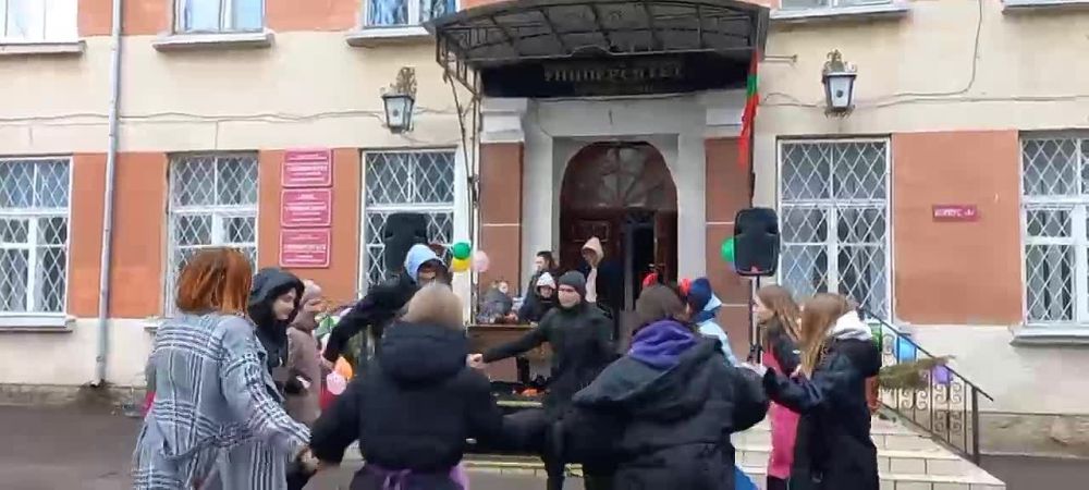 ���� �������� � �������. � ������� ��� � �������. �� �������� ������� ������������ ������� �� ���� � ��������� �����, ��������� � ������