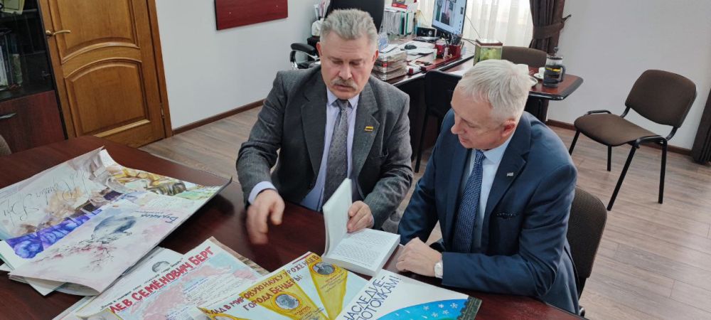 Сохраняя историю. Председатель Бендерского городского Совета народных депутатов Юрий Кара встретился с Полномочным...