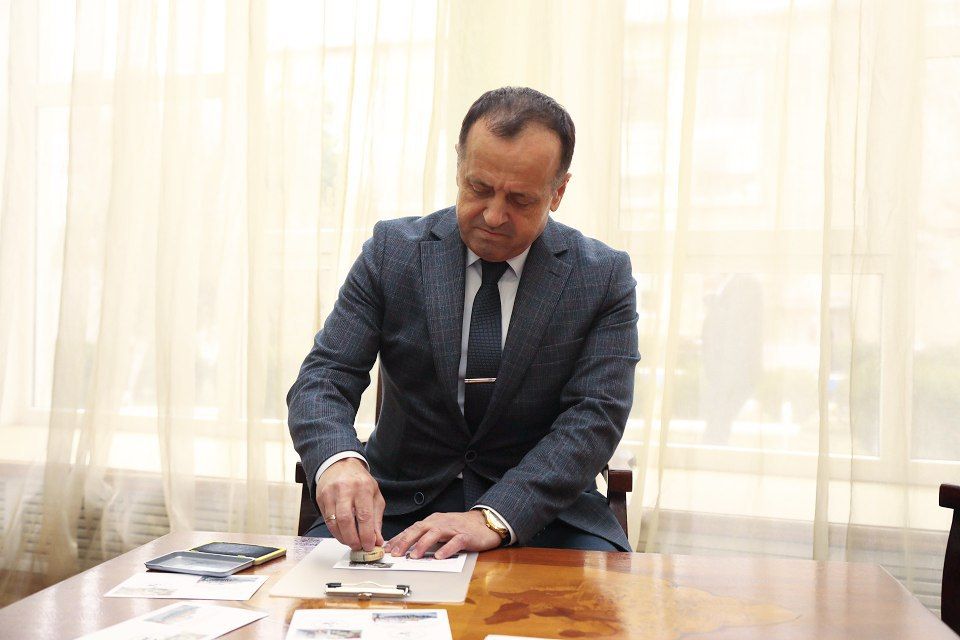 ������� ������ ������� � ��������� ����������� �������� ����� �����