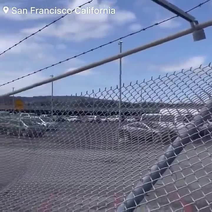 ������� �������� United Airlines ������� ���� ��� ������ �� ���-���������