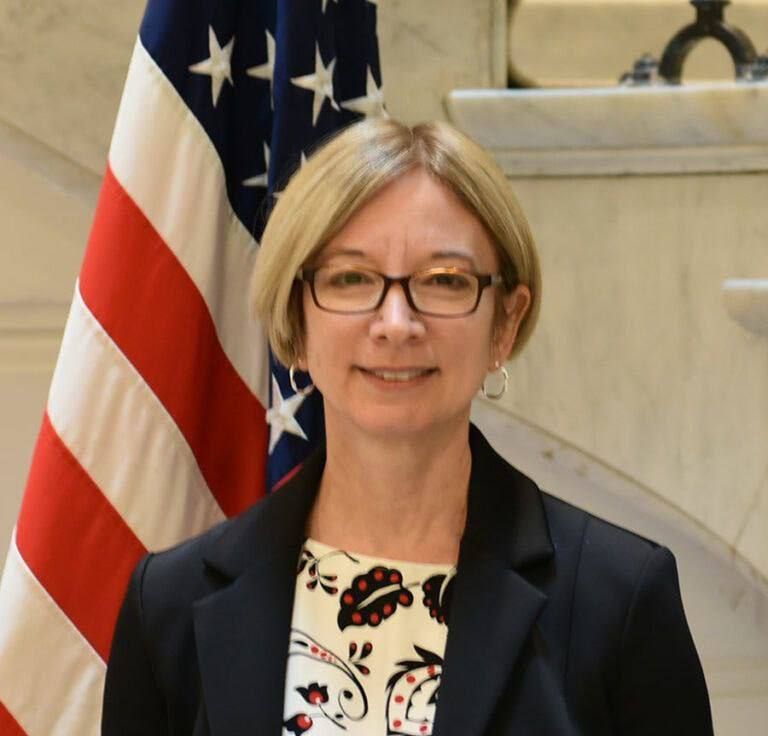 �� ���� ����� �����-���� � ����� ������������ ����� � �������