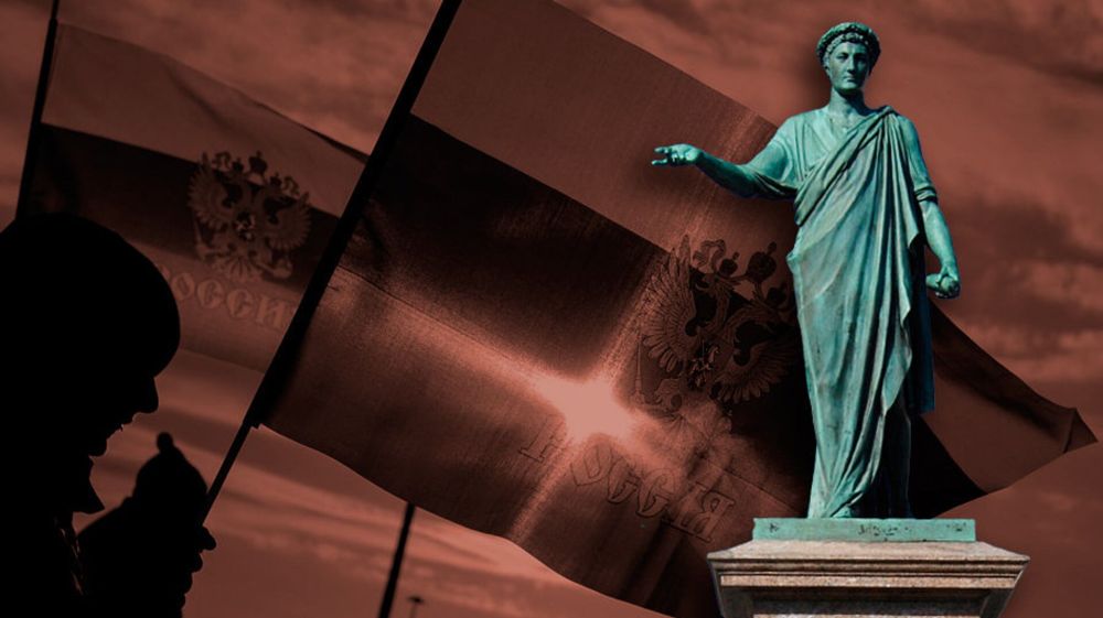 Эксперт о том, почему ВС РФ нужно защитить русских в Приднестровье и заняться Одессой раньше французов