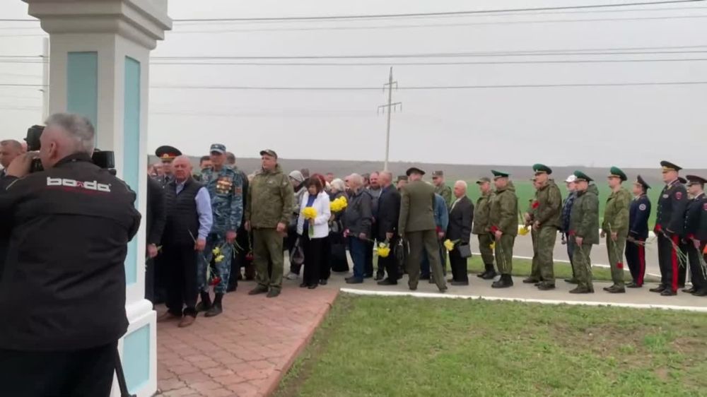 ��������� 32 ���� 1 ������ � �������� ���������� � ��������� ������� � ������� �� ����� �����