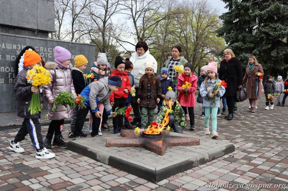 11 � 12 ������ � ��������� ������� �������������� ������ ������� �������� �����������, ����������� 80-����� ������������ �� ���������� �����������