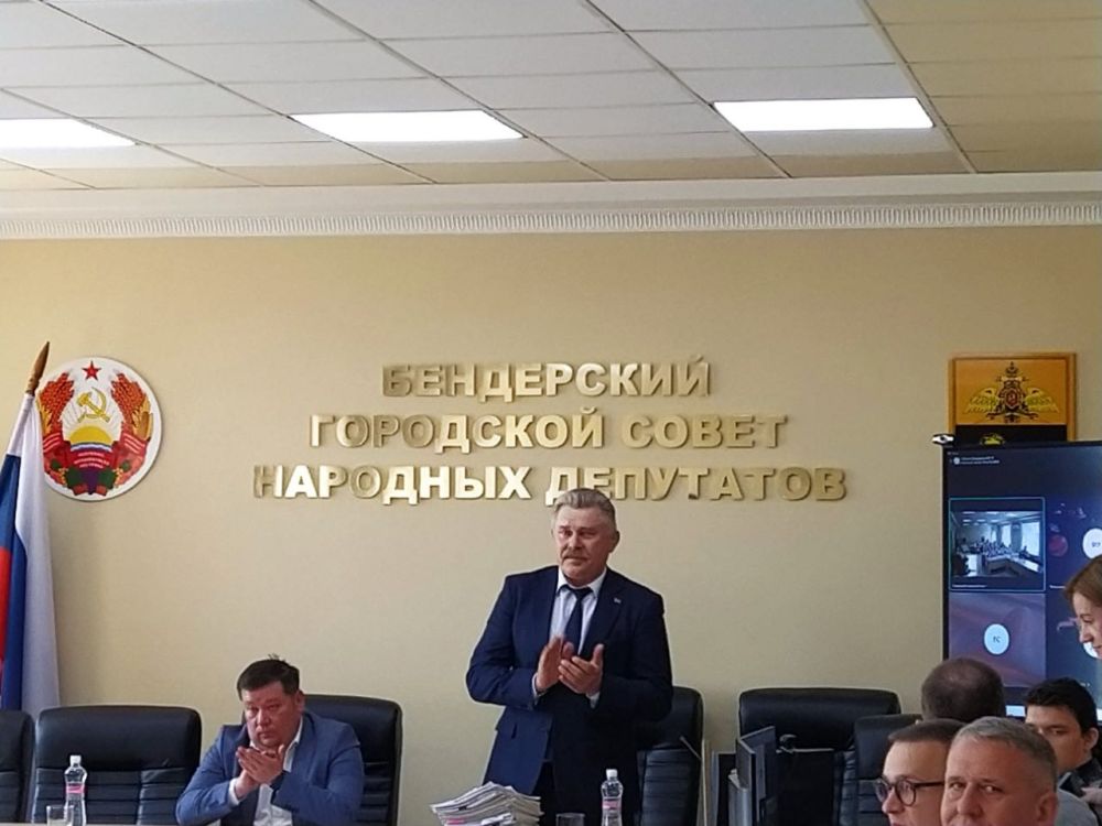 Творческий поиск объединил конкурсантов, которые представили вниманию жюри тематические плакаты, очерки и сочинения, посвященные нашим выдающимся землякам.