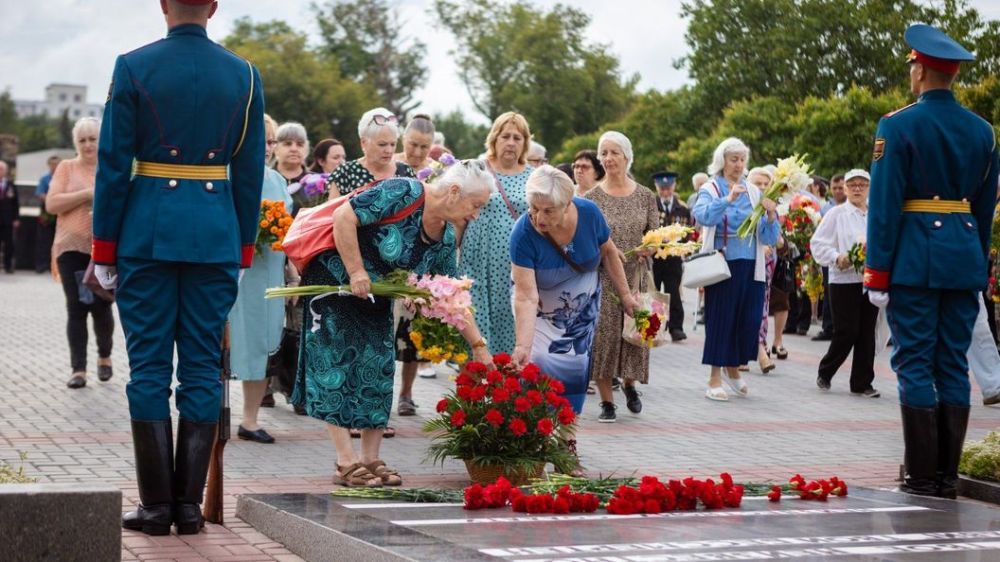 ��������� �������� 80-����� ������������ �� ���������� �����������