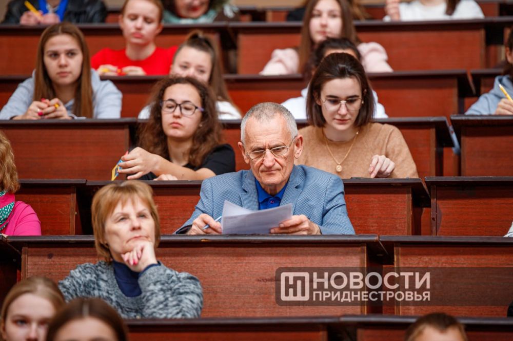 � ������������� ����� 400 ������� � �������� �� 10 �� 85 ��� �������� ���������� �������