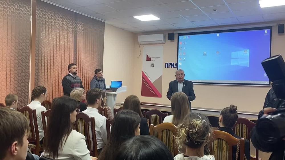 �� ���� �� "��������������� ������" �������� ������������, ������� ����������� ��������������� ������������ ������, ����������� 80-����� ������������ ������������� �� �������-���������� �����������