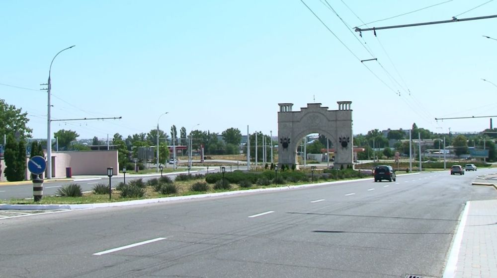 Аварийные участки. В городе проблемных улиц несколько – это Ермакова в районе Шерифа, Суворова на пересечении с Первомайской, Коммунистическая — от Комсомольской до Ечина