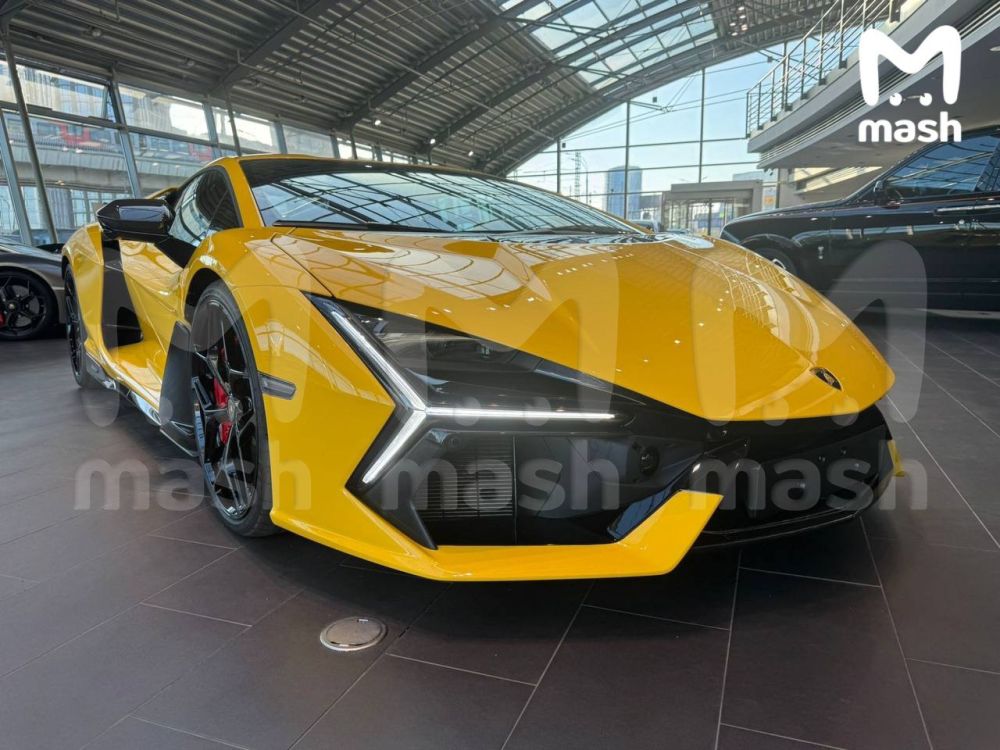 ���� �� ����� ������� ����������� ���� � �������� Lamborghini Revuelto ����������� ������ ����� � �������� � ������