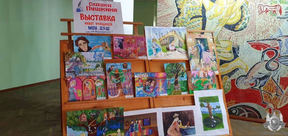 Макаренцы в библиотеке. «Я памятник себе воздвиг нерукотворный» – это стихотворение замечательно прочла Анастасия...