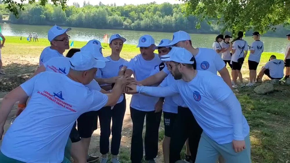 Спикер Александр Коршунов разогревает команду перед стартом