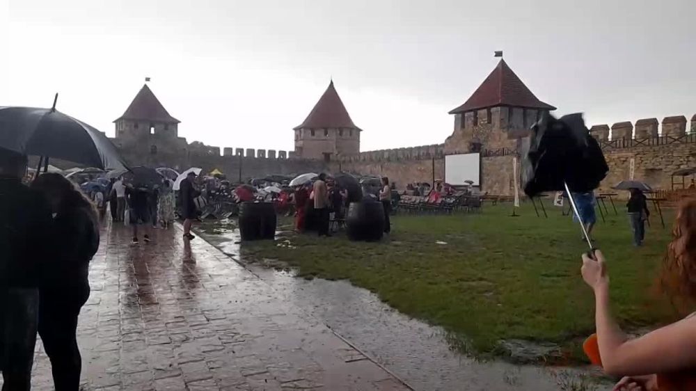 ������� � �������� Pop Simfonic � �������� ���������� ��������