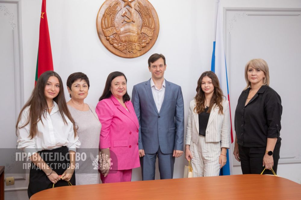 ����������, ���������� 100 ������ �� ��� �� �������� �����, �������� � �������������