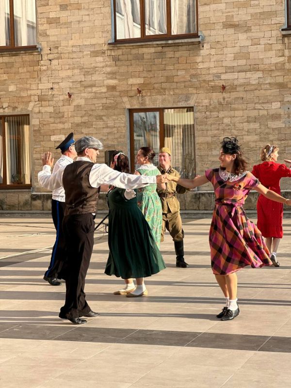 ����� ����-���� � ��������