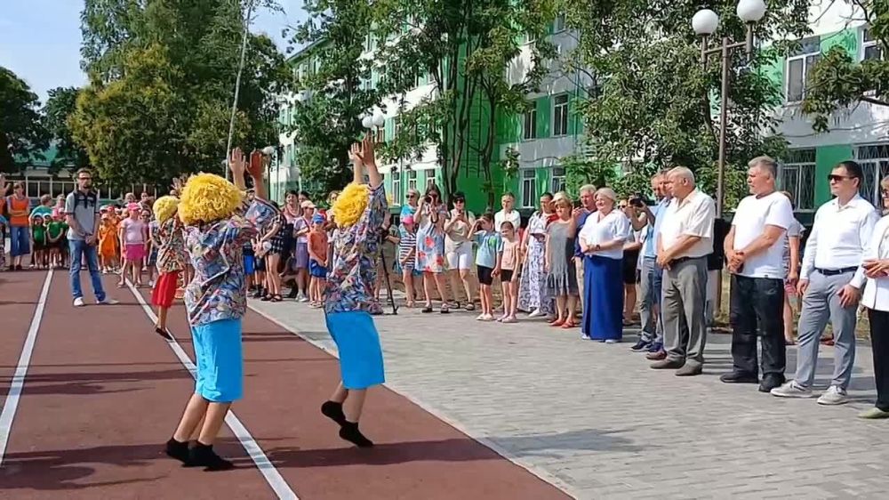 ���������� �� �������� �������� ������� ���������� ������: "������", "Action", "�����������" (���� ��������")