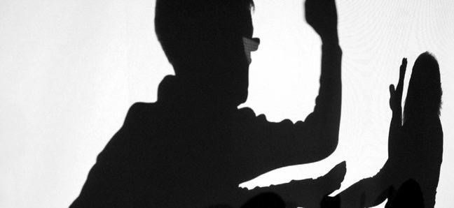 Избил сына за 100 рублей