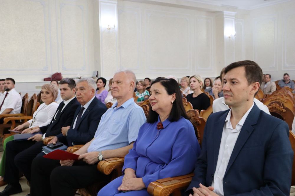 ������� �� ������ ���������� �������� 30-����� ��������������� ����� "�������������" � "�������� �������"