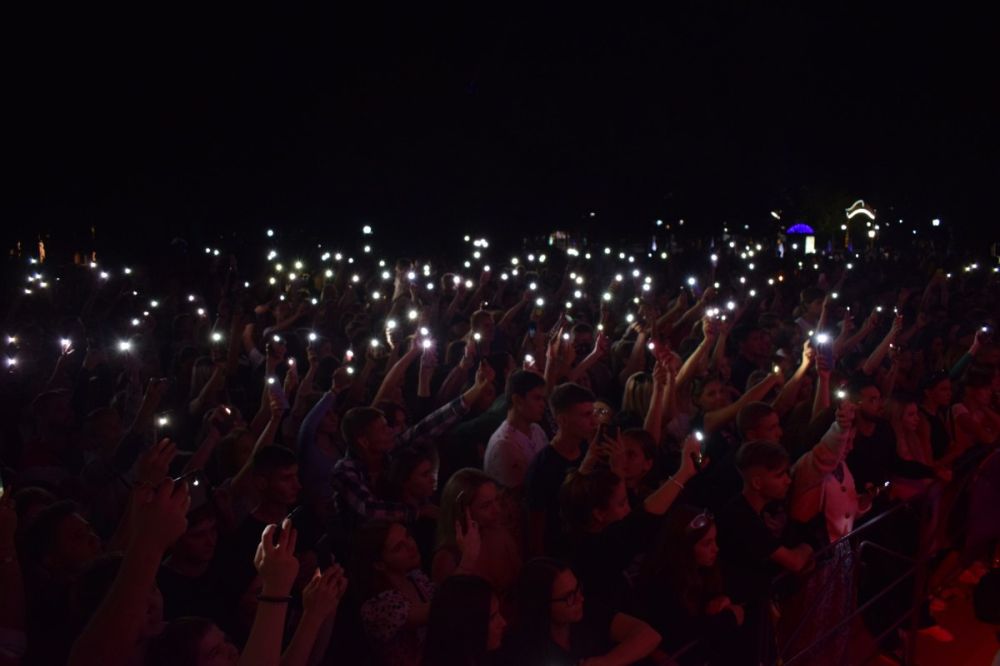 PARK FEST. 10 ������� � ������� � �������������� ����� ������� ���������� ��������� "PARK FEST". ���-��� �����, �����, ������-��������, ������-������, �����-���� � ������ ������ - ���� ������� ��� �� ��������� ������