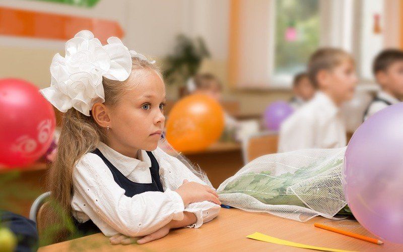 Большая часть семьей, где есть ребёнок первоклассник, получили по 100$ от компании «Шериф».Деньги перечислили на счёт одного из родителей, если он написал заявление и принёс в школу необходимые документы