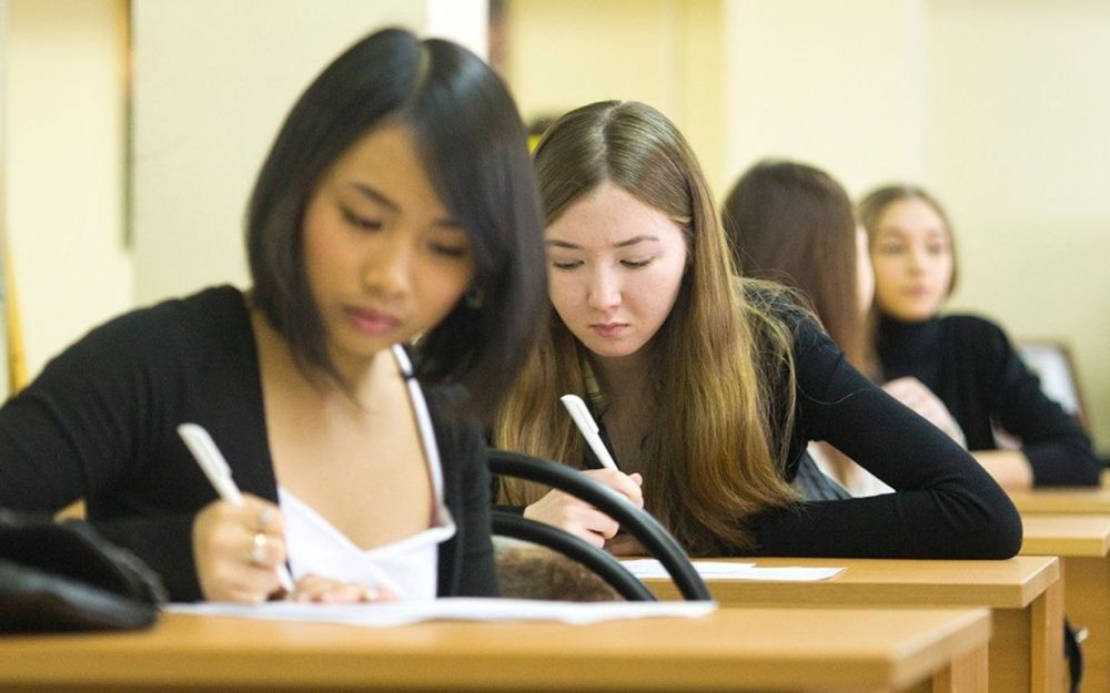 Российские вузы примут без экзаменов соотечественников — победителей международных олимпиад