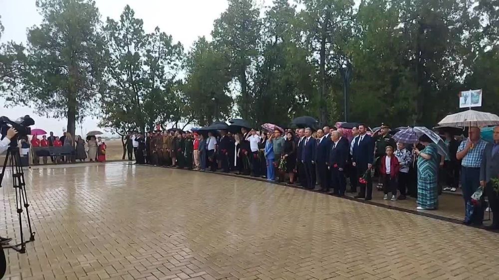 На мемориальном комплексе "Кицканский плацдарм" начался театрализованный митинг, посвященный годовщине полного освобождения территории Приднестровья от фашистских захватчиков