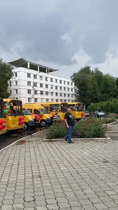 Стало известно, в какие районы передадут новые школьные автобусы