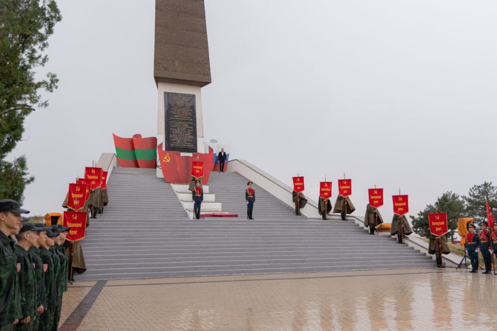 ����� �������� ������ ������� � ������������ ������������, ����������� 80-����� ������������ ������������� �� �������