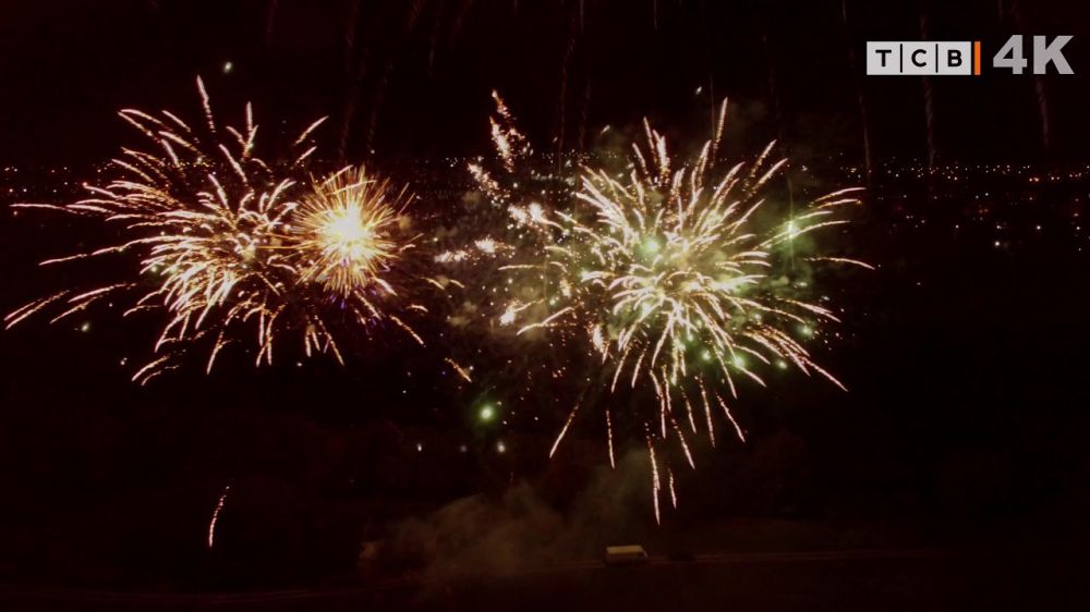 Как увидеть два салюта за один вечер