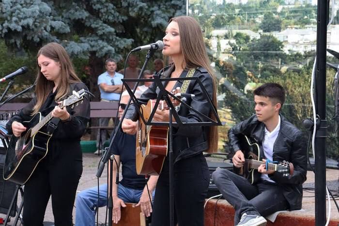 ����������� ��������� ����� ������ �Jam session� � � ��� �����������, 8 �������� � ������������ ����� �����������