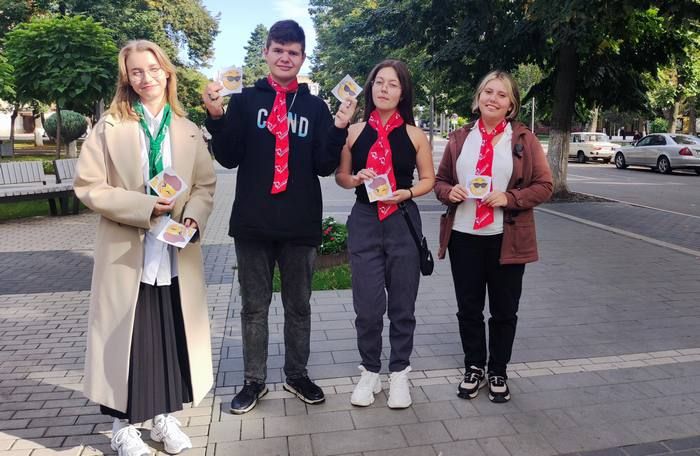 Ко дню рождения смайла «Молодежное Обновление» провело акцию в Бендерах