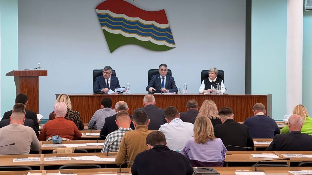 Пленарное заседание городского совета народных депутатов